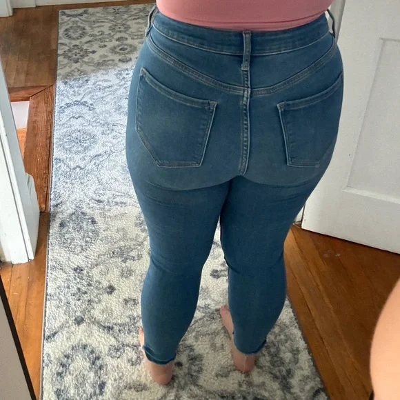 Old Navy High Rise Jeans - Picture 2 of 4